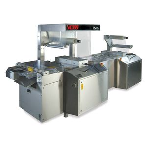 roll-fed热成型机器