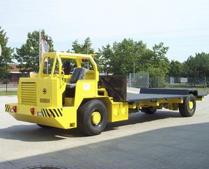 crane truck / 2-axle / underground