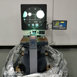 horizontal optical comparator