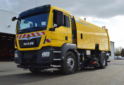 Truck-mounted sweeper - VS 07 TP - CMAR - hydraulic / for public space / dust