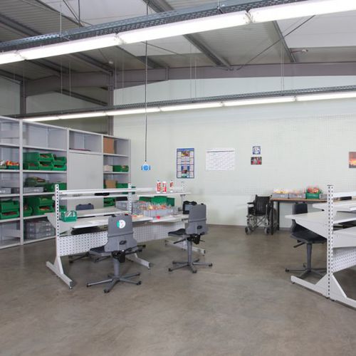 Workshop workstation - EAP - Otto Kind GmbH & Co. KG - ergonomic / hygienic