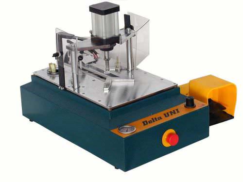 Glue dispensing machine - DELTA UNI  - Brevetti Motta