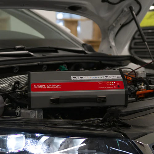 Portable battery charger SC75014 DEUTRONIC leadacid / lithium