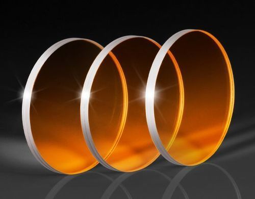 Achromatic waveplate - #3581 - Edmund Industrial Optics - polymer / zero order