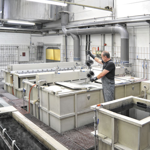 艰难的阳极氧化