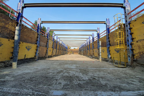 Steel trench shoring system - 800 - SBH Tiefbautechnik