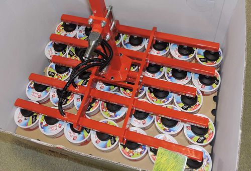 Cheese manipulator - DALMEC - pneumatic / with suction cup / handling