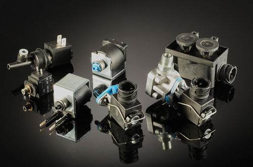 Pneumatically-operated valve - AMISCO
