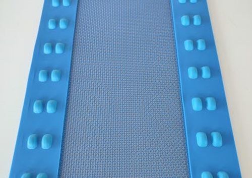 Wire mesh conveyor belt - Ultrascreen PRO 2000 - AMMERAAL BELTECH - PVC / in polyester mesh / toothed