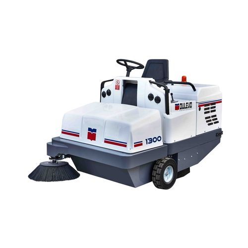 Ride-on sweeper - Dulevo 1300 - DULEVO INTERNATIONAL - diesel engine / battery-powered / outdoor