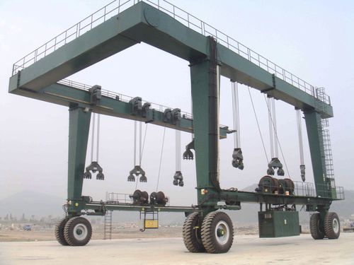 Rubber-tired gantry crane - weihua crane - Henan Weihua Heavy Machinery Co., Ltd - for ship loading