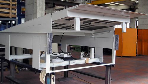 Telescopic dock leveler - R series - Armo s.p.a. - hydraulic