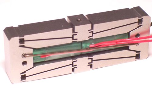 Linear piezoelectric actuator - 80 -  2000 µm - DSM - amplified