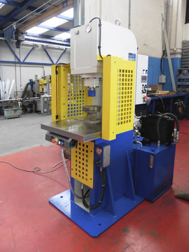 Hydraulic press - 18012 - AEM3 S.r.l. - manual / electronic / for molding