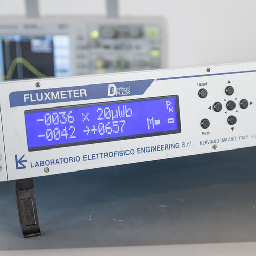 digital fluxmeter - Laboratorio Elettrofisico