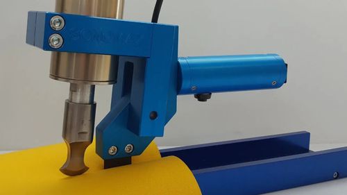 Blade cutting system - SONOMAX ULTRASONIC - ultrasonic / for fabrics / manually-controlled