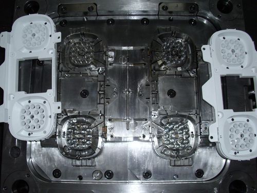 单料塑料注塑成型