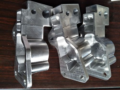 多腔塑料注塑模具