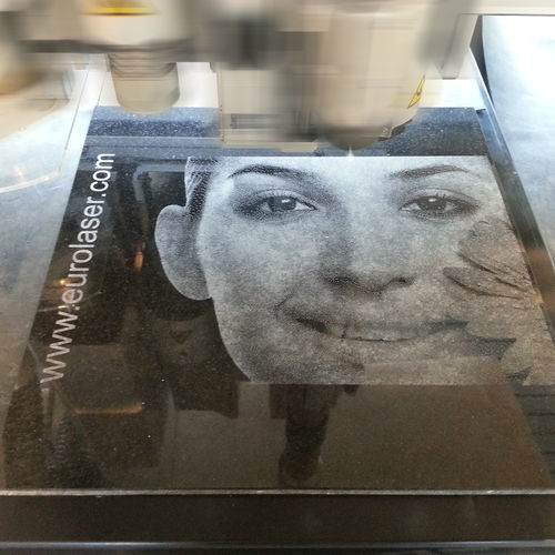 CO2 laser marking and engraving machine - eurolaser PICTURE+ - eurolaser GmbH - plastic / wood / glass