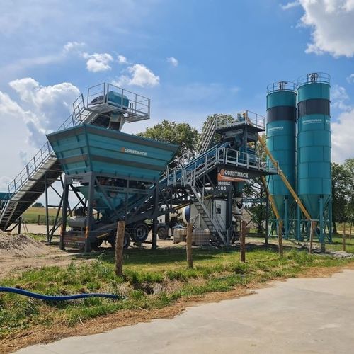 Mobile concrete batching plant - CONSTMACH Concrete Plants & Crushers - compact / automatic / single-shaft