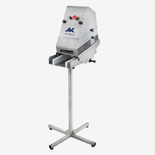 Meat portioning machine - TALLERES RAMON, S.L. - blade / automatic