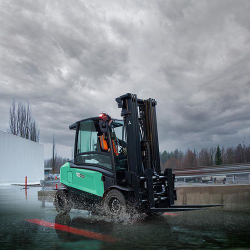 electric forklift
