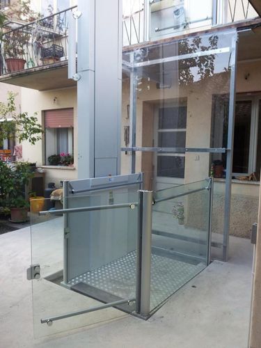 People with reduced mobility elevator - Toplevel - TESIS ENGINEERING