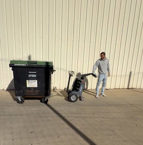 Battery-powered electric tugger-pusher - TRACTEUR-POUSSEUR - COBRANE DESIGN