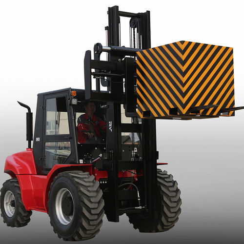 Diesel forklift truck - 2WD - Royal - gasoline-powered / ride-on / industrial