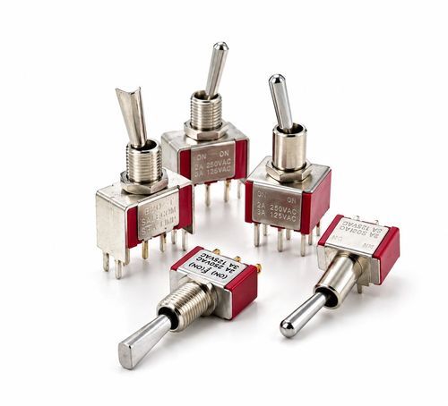 Toggle switch - 77 - TactHill by Kynoppe - 4-pole / waterproof / momentary