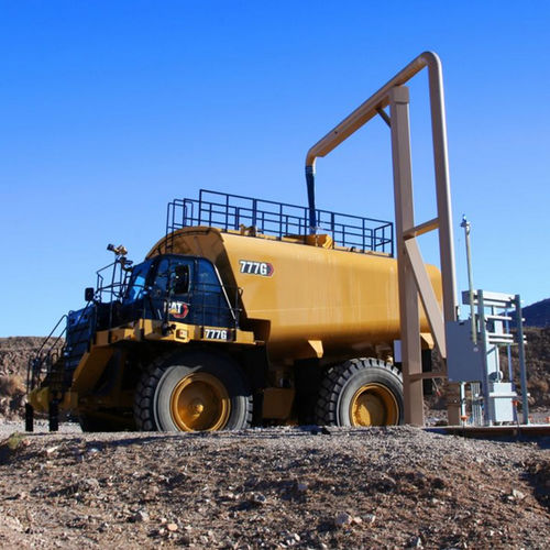 Water truck - 777G  - Caterpillar Equipment - 2-axle / for mining applications