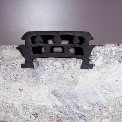Lipped gasket - UG012A - Fama S.p.A - EPDM / grooved / compression