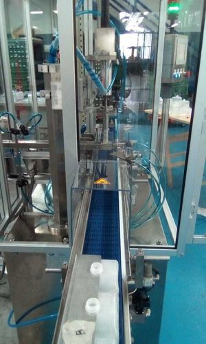 Linear screw capping machine - LIN-CLOCAP 2S - SAMAS ITALY - pneumatic / automatic / for chemical products