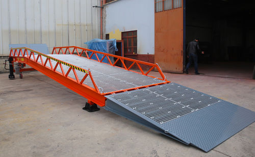 Mobile loading ramp - PYR series - SAURUS YÜKLEME SİSTEMLERİ - for forklift trucks / for utility vehicles / for pallet trucks