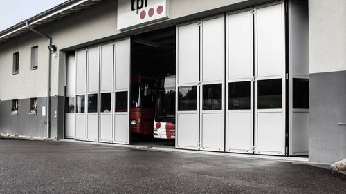 Sliding door - Gilgen Door Systems AG - folding / indoor / custom