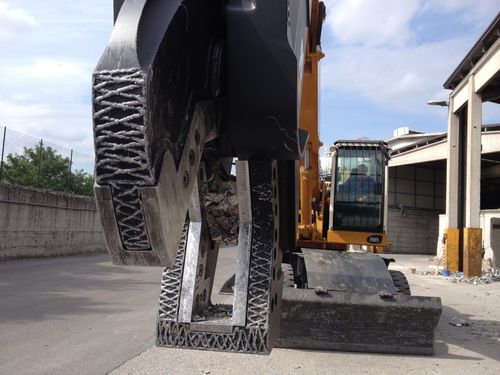 Martine Sarri – Beton Arme 激レア Zato | Cayman 40R in action - YouTube