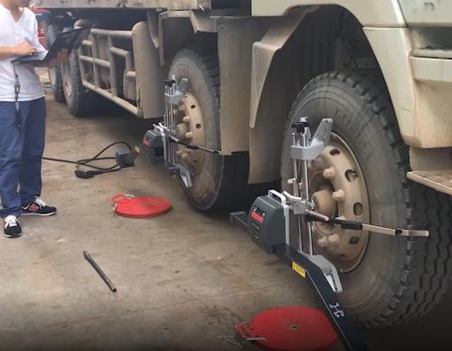 CCD wheel aligner - ZF-DC-700 - Battle-Axe Auto Electronic Equipment Co., Ltd. - for trucks / portable