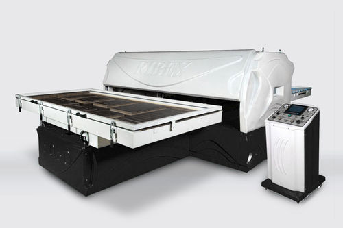 Roll-fed thermoforming machine - Robo - BUGATOOL MACHINES SL - for Corian® / automatic / industrial