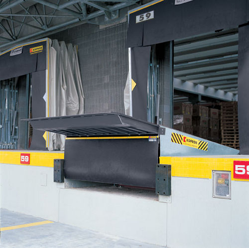 Electro-hydraulic dock leveler - KOPRON SPA - swing-lip