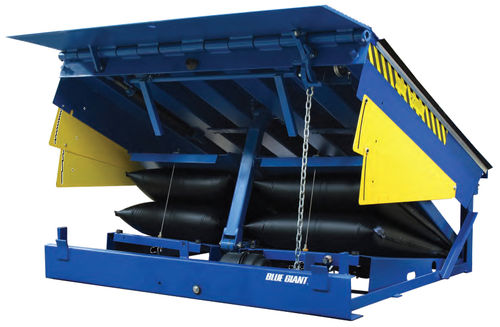 Pneumatic dock leveler - Blue Giant