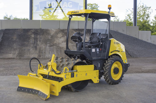 Single-cylinder road roller - BW 124 DH-5 - BOMAG