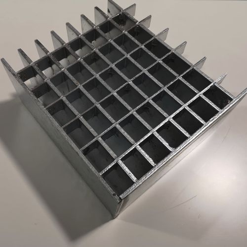 Steel grating - Lourd - Gei Gitterroste - galvanised steel / pressed / platform