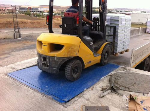 Vehicle ramp - Kale Rampa - for forklift trucks / hydraulic / telescopic