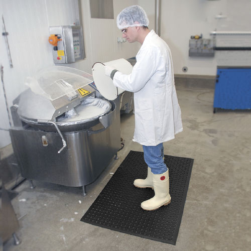 Anti-slip mat - Superflow® XT Nitrile 567 - Justrite Safety Group - rubber / for hygienic applications / black