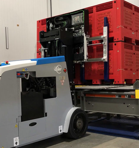 Pallet handling AGV - JBT Corporation - transfer / transport / loading