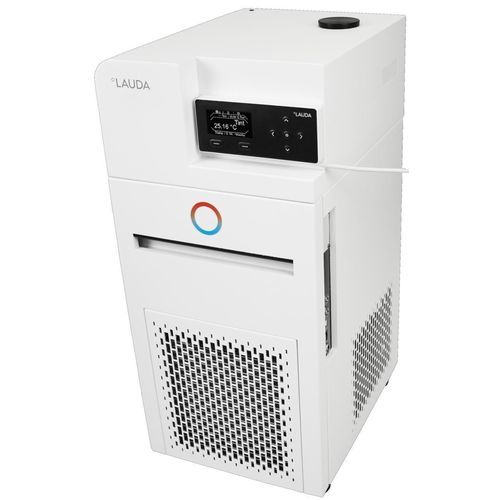 Refrigerated thermostatic bath - PRO RP 240 E - LAUDA DR. R. WOBSER GMBH & CO. KG - circulation / compact / digital display
