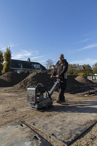 Forward travel vibratory plate - G2700E - TOBROCO - GIANT