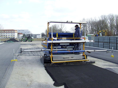 Road screeding machine - Saur