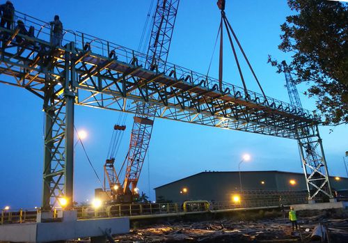 Bulk material conveyor system - MATERIAL HANDLING CONSULTANCY - A.E. ENGINEERS