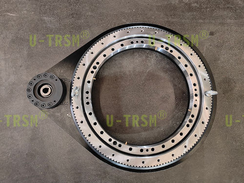 Single slewing drive - 2-S-10541-OP - Unique Transmission Equipment(Luoyang)Co., LTD - worm gear